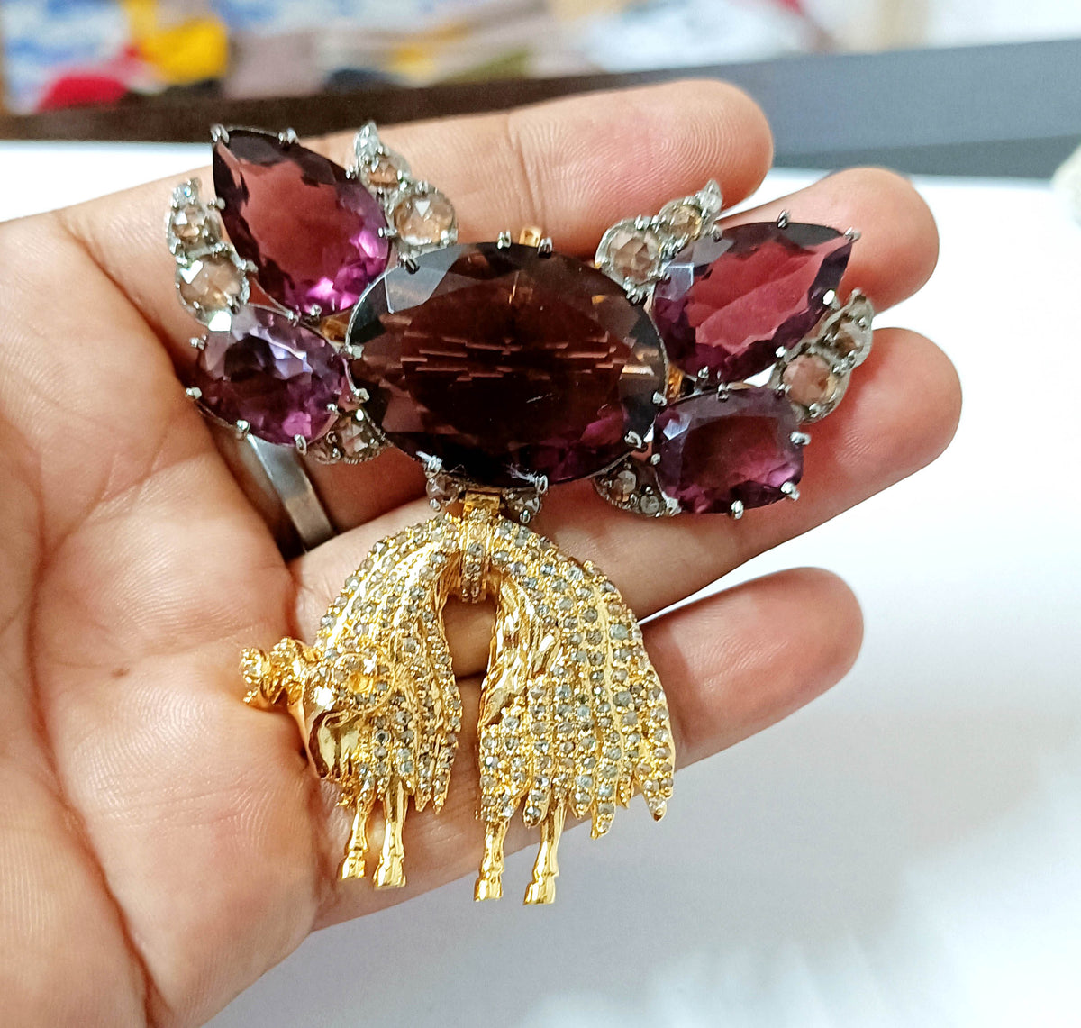 Sparkling Cubic Zircon Silver Topaz Brooch for Party Wear