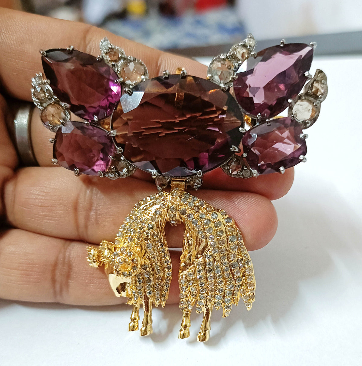 Sparkling Cubic Zircon Silver Topaz Brooch for Party Wear