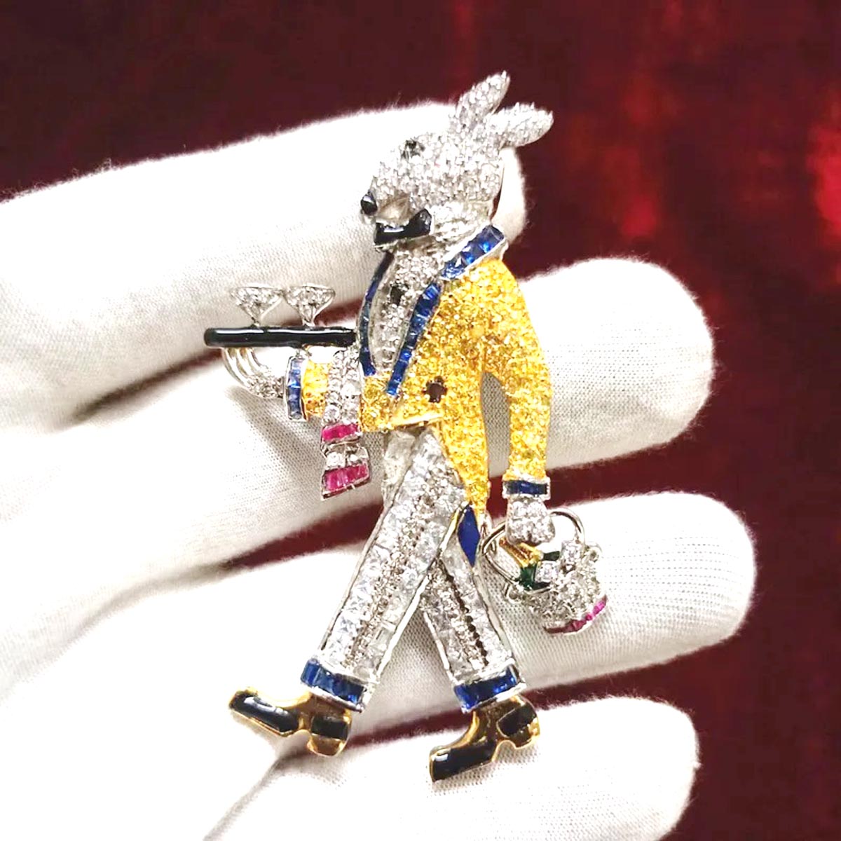 925 Silver Cubic Zircon Sapphire Golden Topaz Brooch Waiter Rabbit Unisex Pin