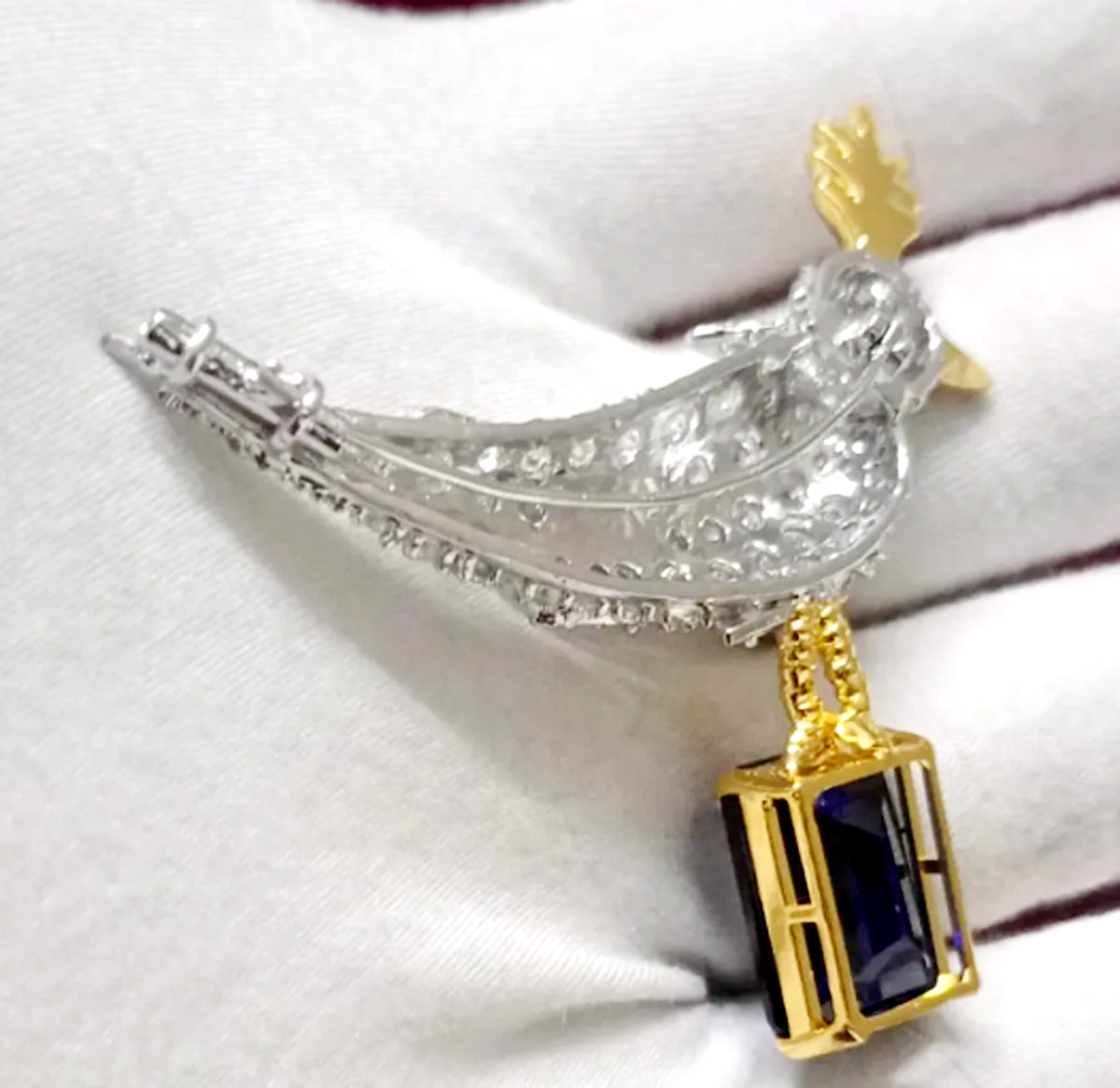 Blue Sapphire Zircon 925 Sterling silver Bird – Elegant Bird Shaped Statement Jewelry Pin
