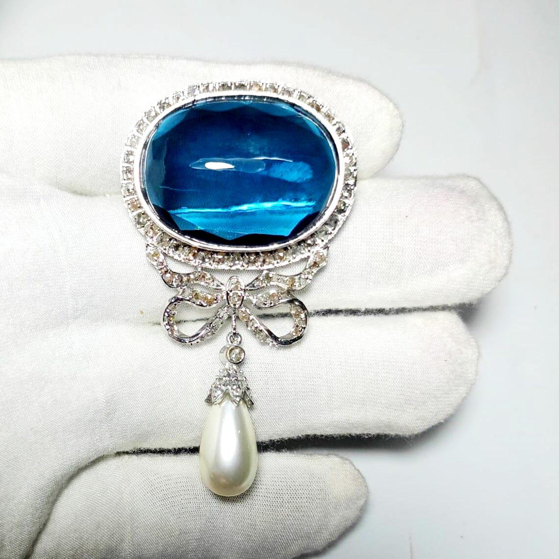 Diamond 925 Silver Blue Sapphire Brooch – Elegant Designer Jewelry Pin
